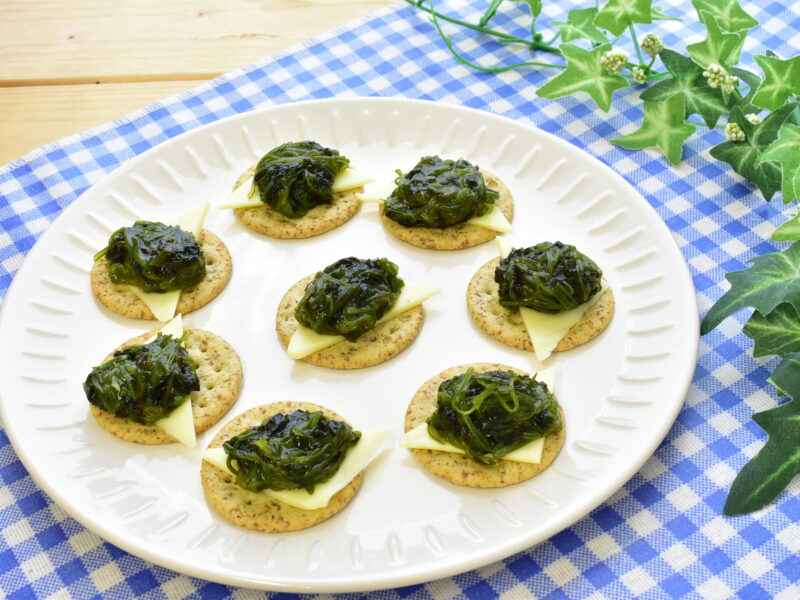 海苔めかぶのチーズカナッペ