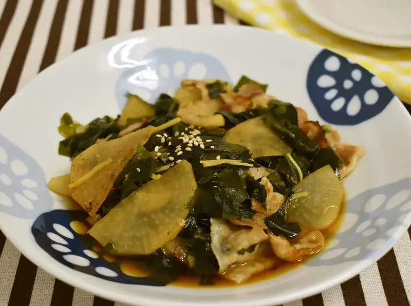 わかめと大根のしょうが焼き