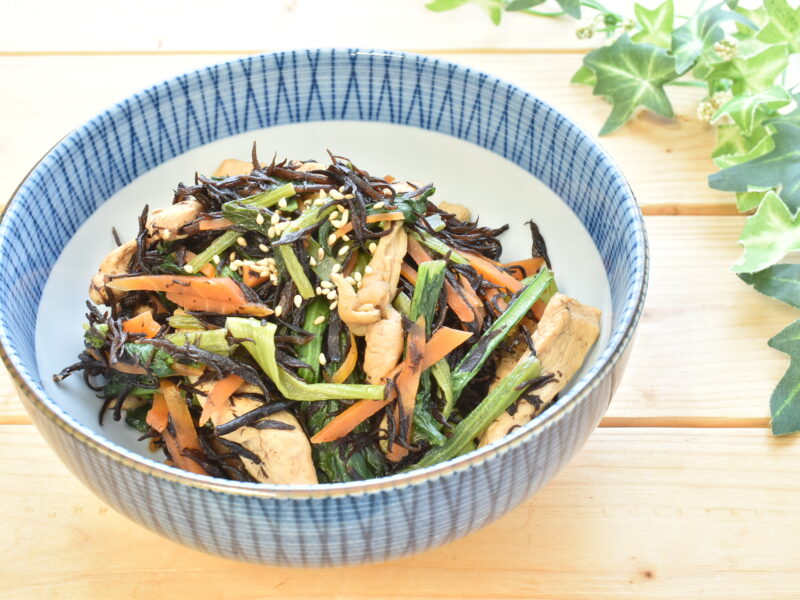 芽ひじきと鶏胸肉の煮物