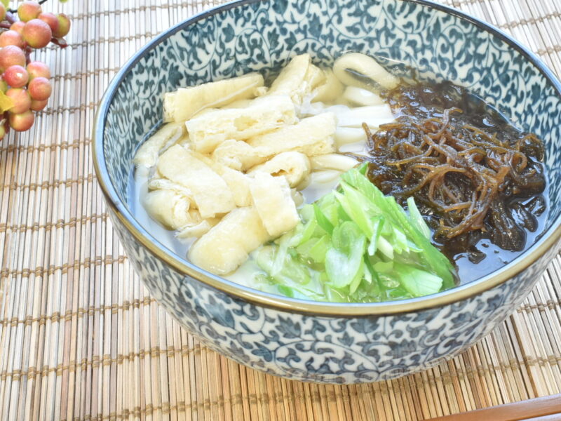 もずくのキツネうどん