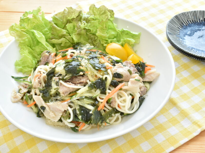 豚肉とわかめの白石温麵サラダ