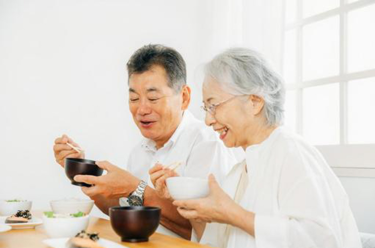 冷凍庫にストックされたアカモクパック