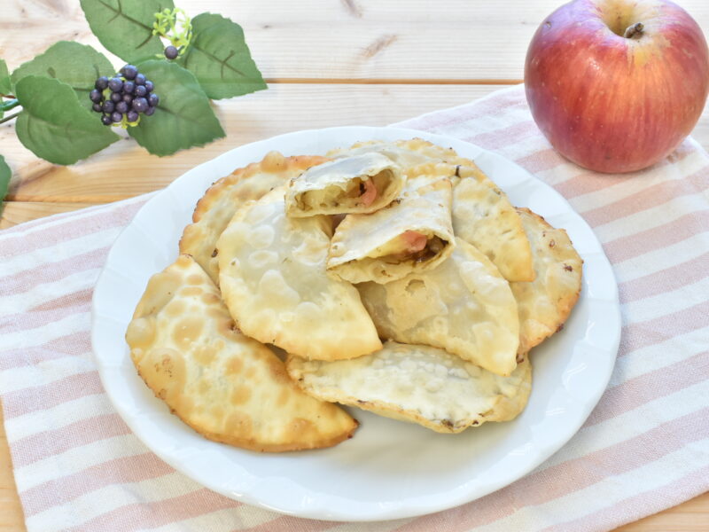 味付もずくで簡単アップルパイ